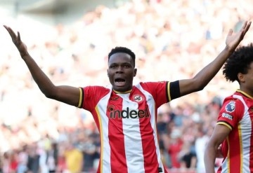 TA：马马杜·桑加雷多次通过套边跑动拉扯对手防线，展现出众球商